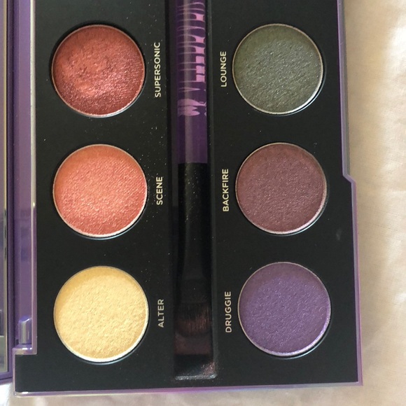 Urban Decay After Dark Shadow Palette -Barely Used - Picture 5 of 7